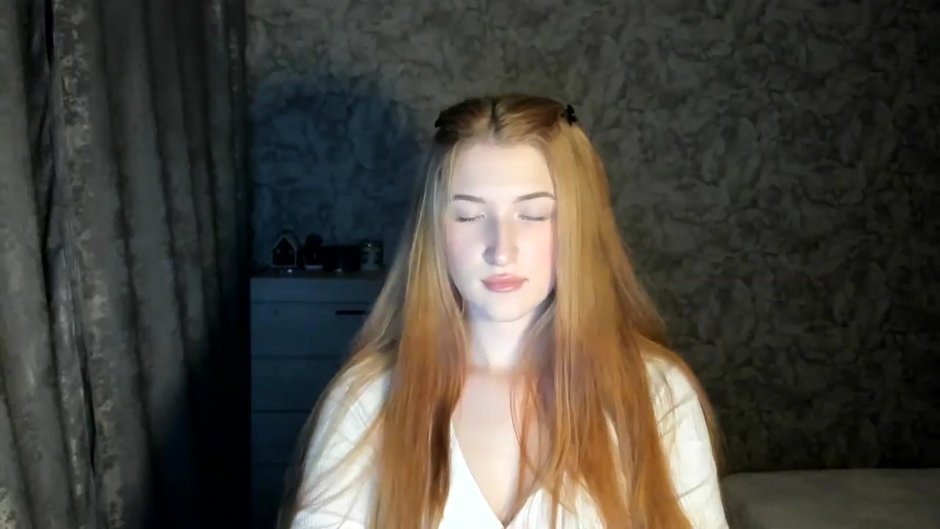 Gallery image thumbnail from Ilona_Here's myfreecams stream on, 01/06/2026, 15:06 image 7 of 20