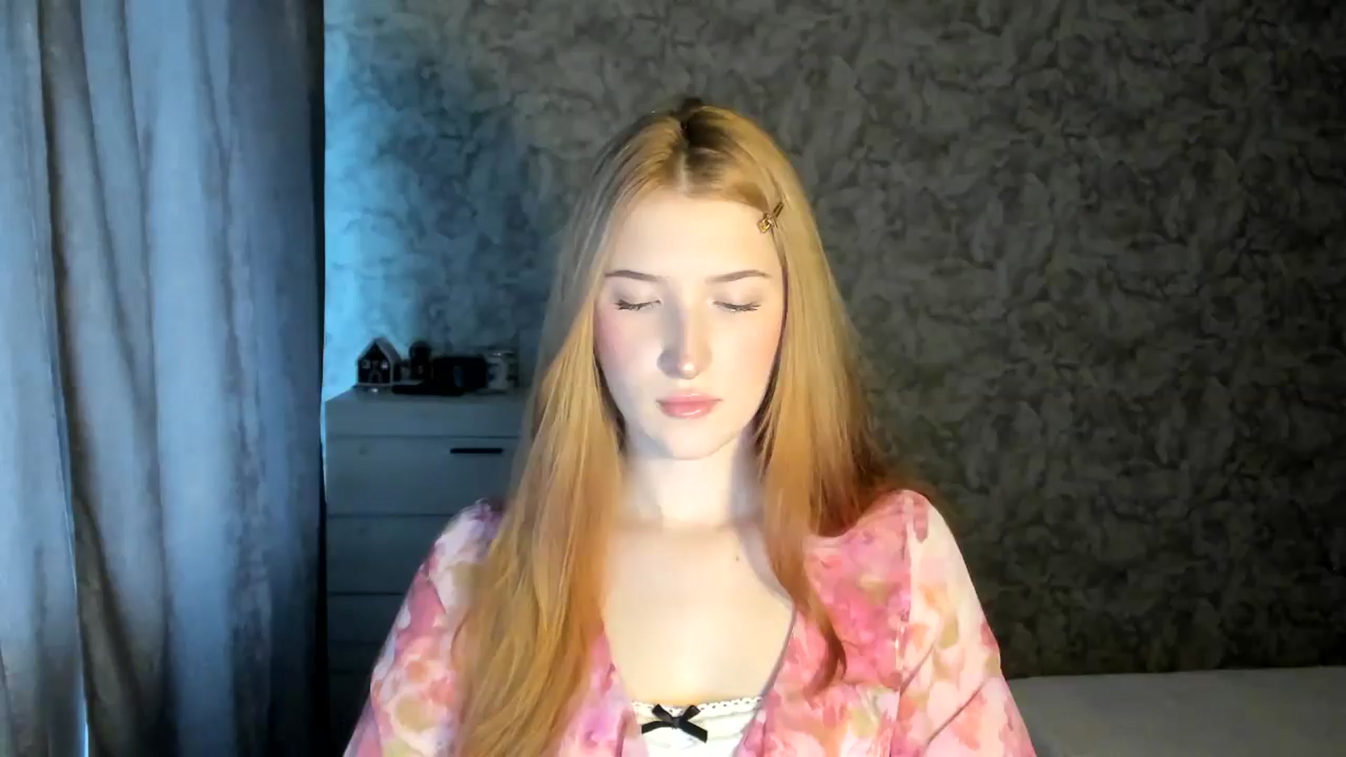 Gallery image thumbnail from Ilona_Here's myfreecams stream on, 01/08/2026, 09:24 image 4 of 20