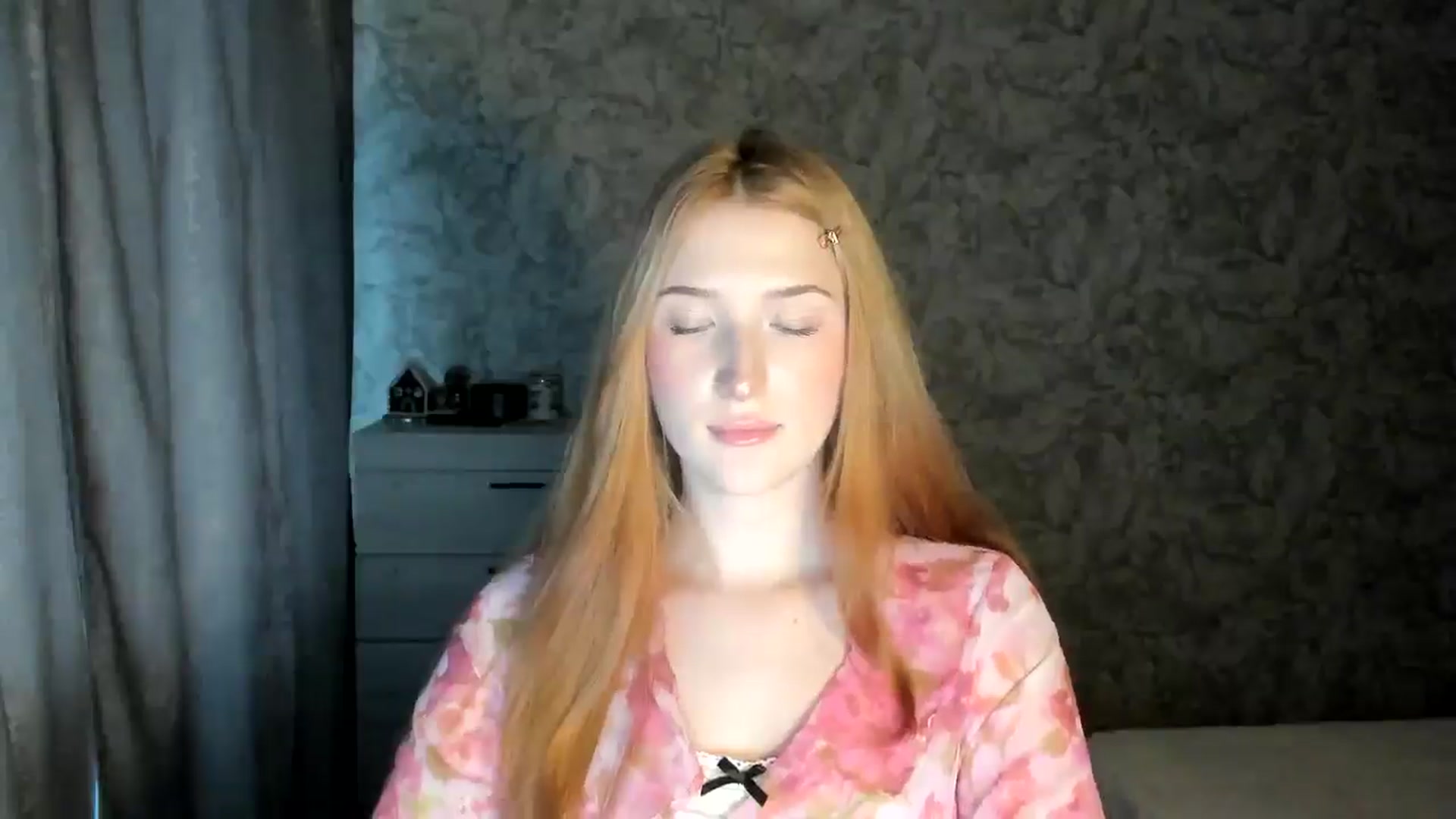 Gallery image thumbnail from Ilona_Here's myfreecams stream on, 01/08/2026, 12:26 image 18 of 20