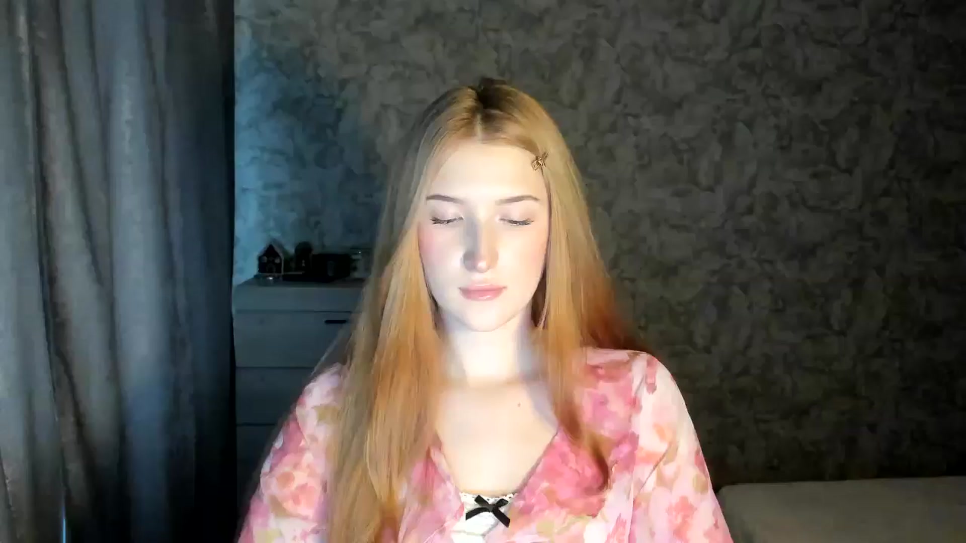 Gallery image thumbnail from Ilona_Here's myfreecams stream on, 01/08/2026, 12:26 image 4 of 20