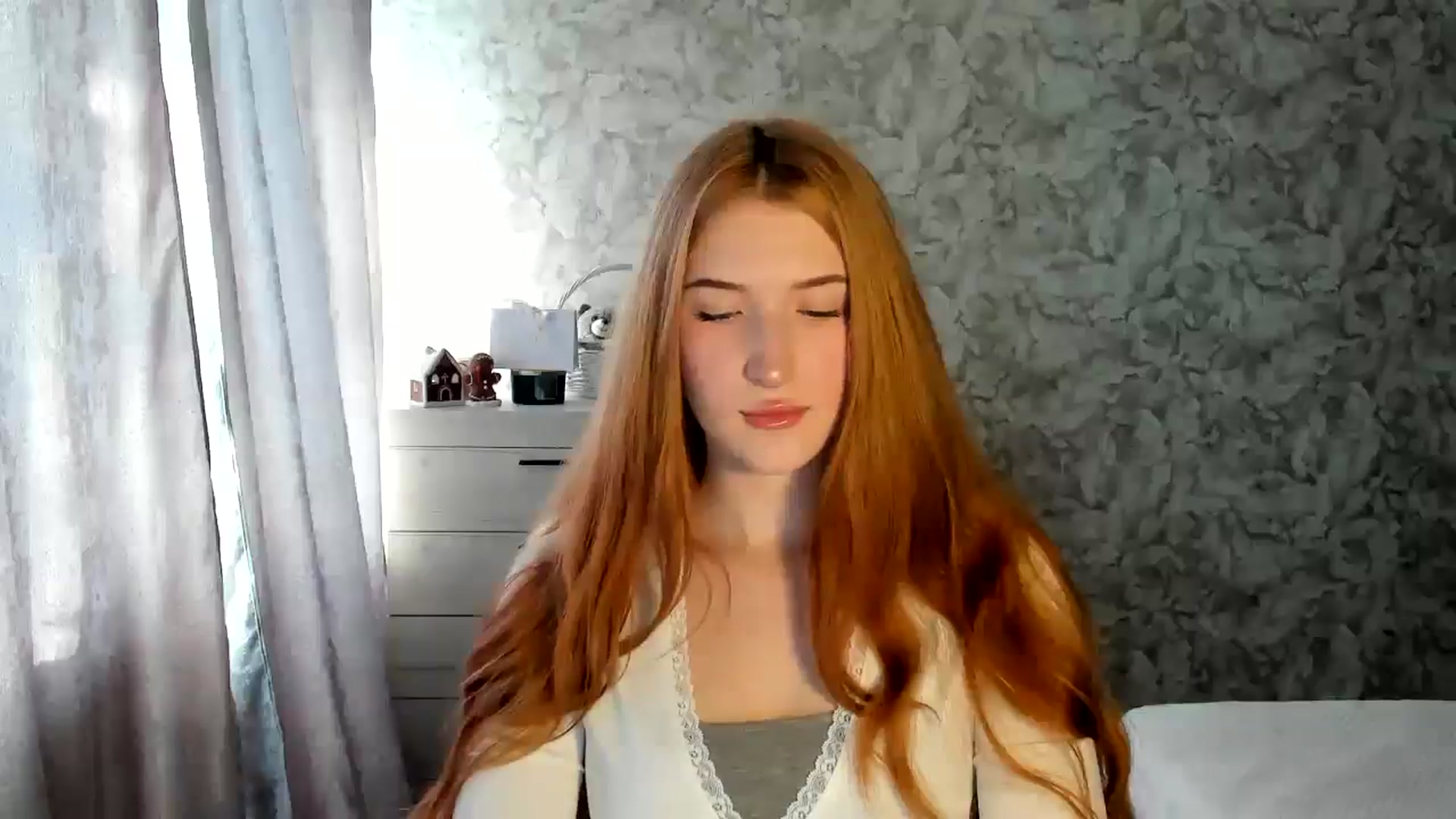 Gallery image thumbnail from Ilona_Here's myfreecams stream on, 01/12/2026, 09:46 image 14 of 20