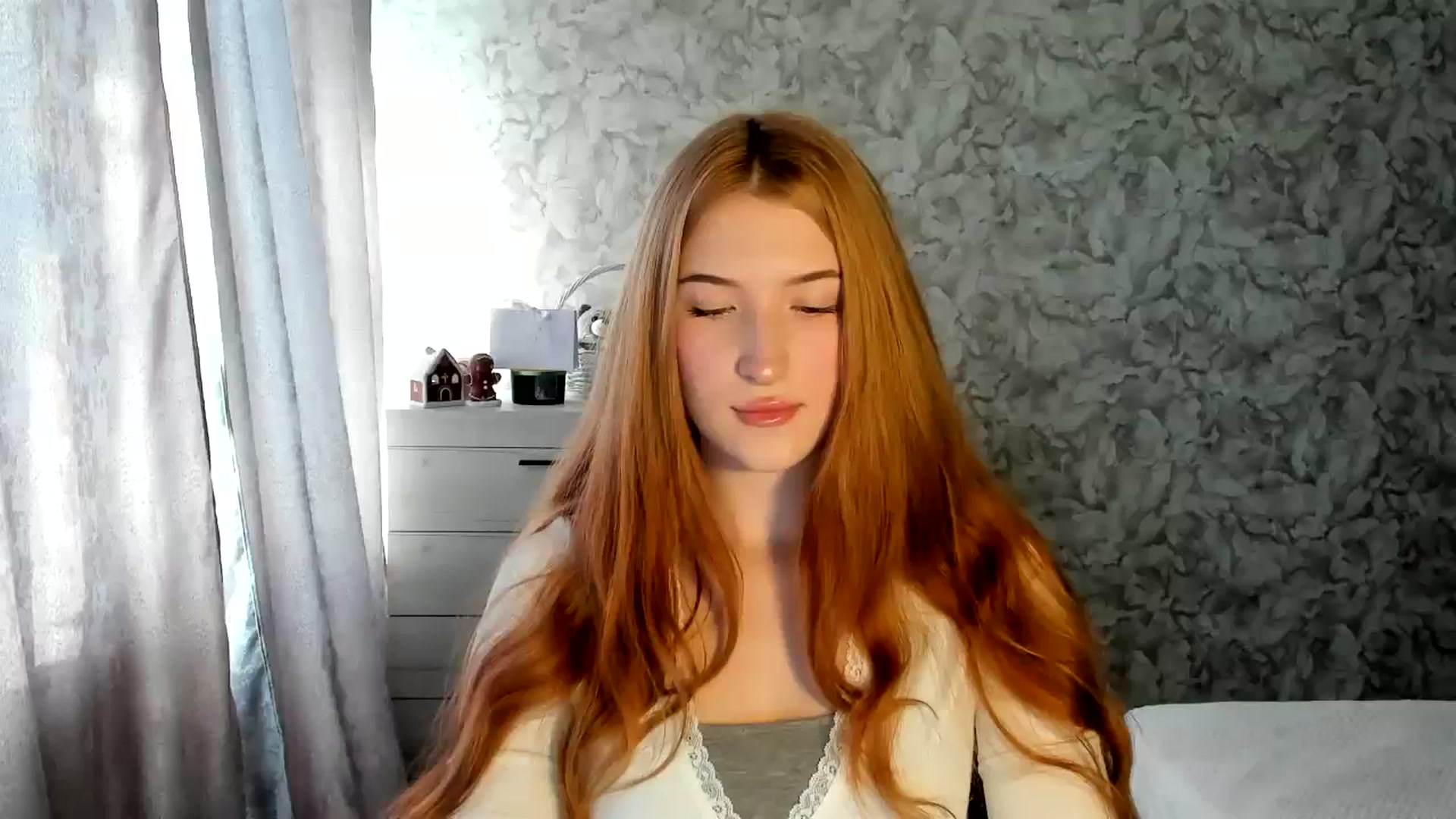 Gallery image thumbnail from Ilona_Here's myfreecams stream on, 01/12/2026, 09:46 image 12 of 20