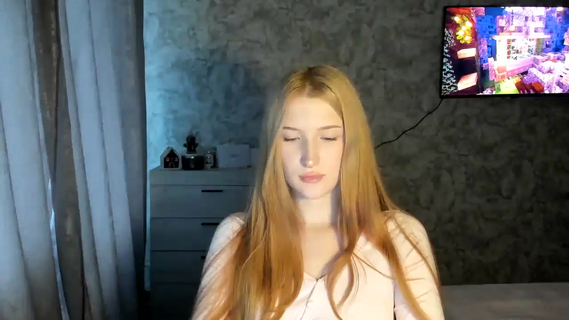 Gallery image thumbnail from Ilona_Here's myfreecams stream on, 01/28/2026, 13:31 image 12 of 20