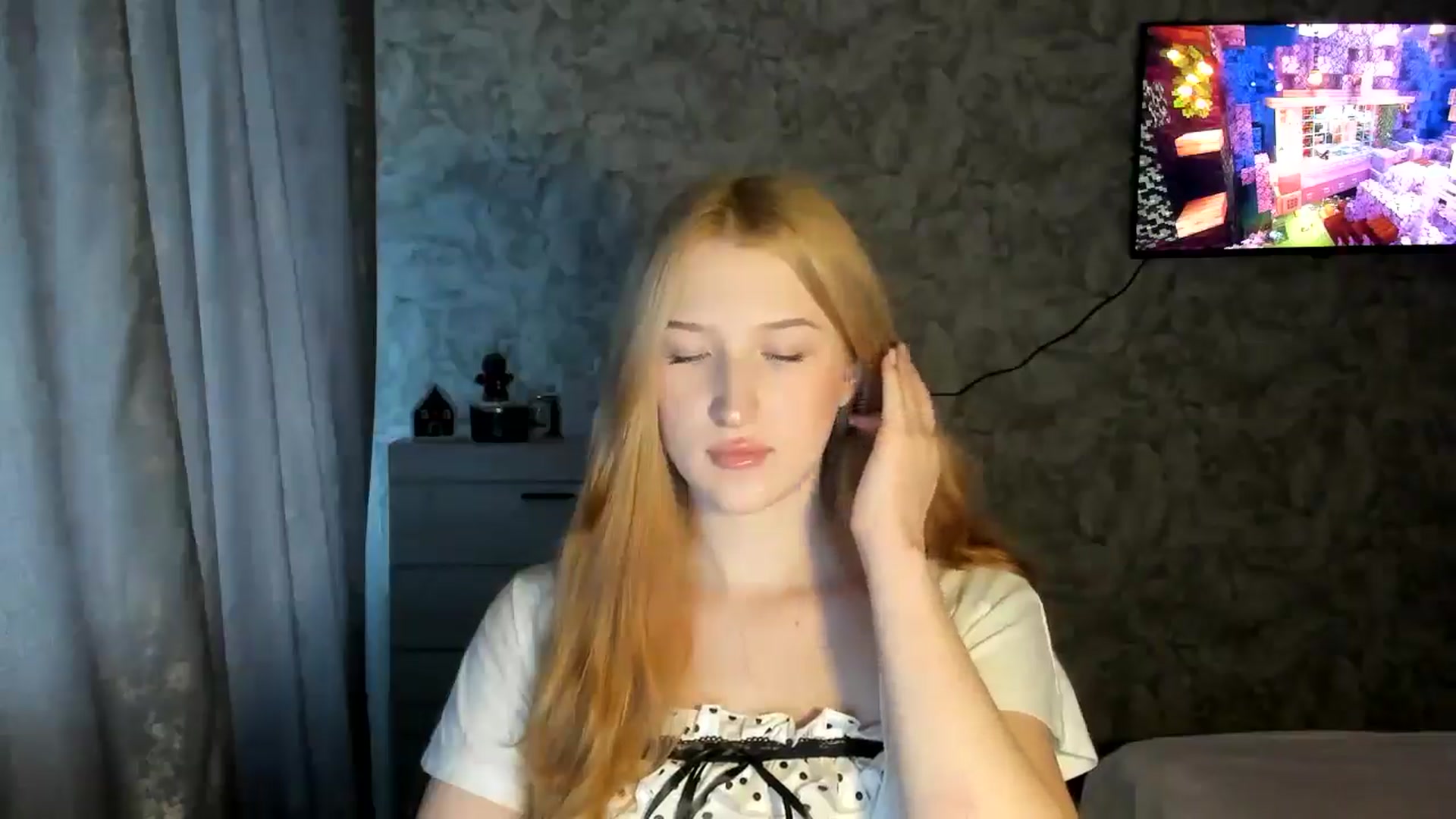 Gallery image thumbnail from Ilona_Here's myfreecams stream on, 01/29/2026, 13:03 image 13 of 20