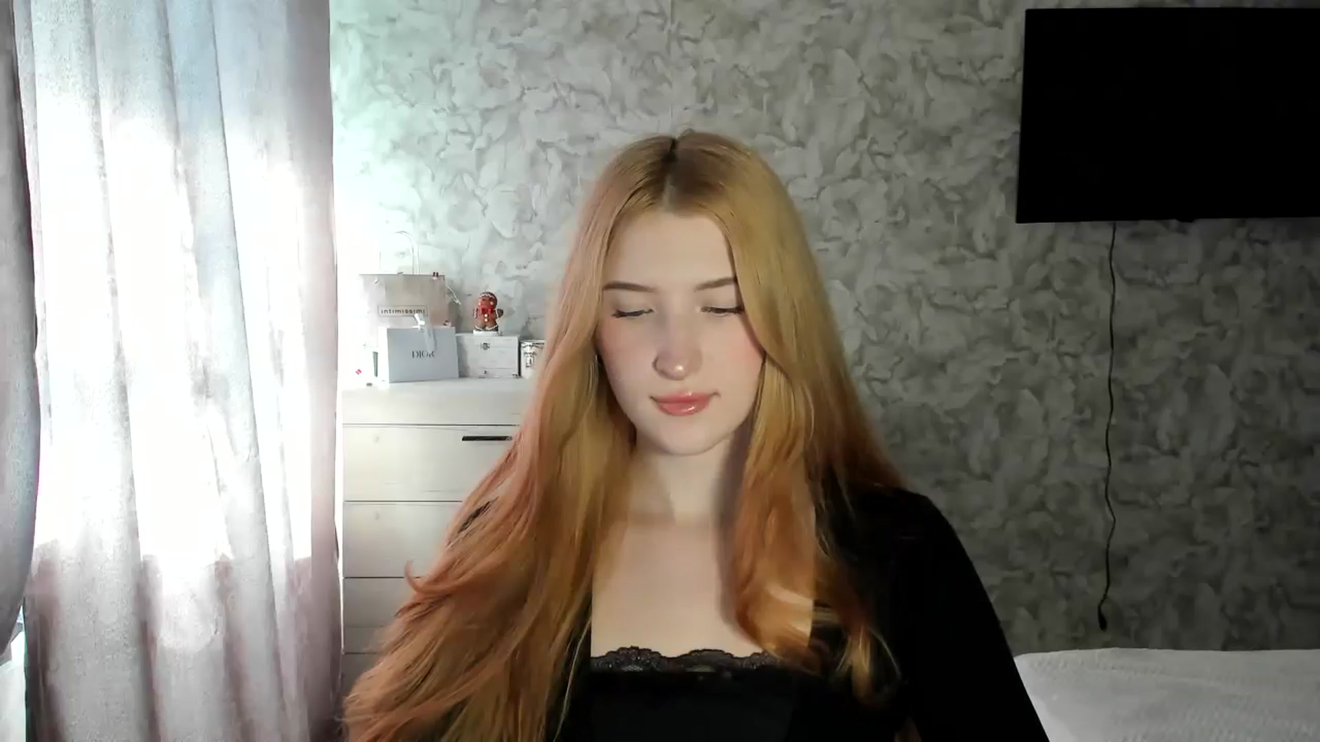 Gallery image thumbnail from Ilona_Here's myfreecams stream on, 02/10/2026, 10:48 image 8 of 20