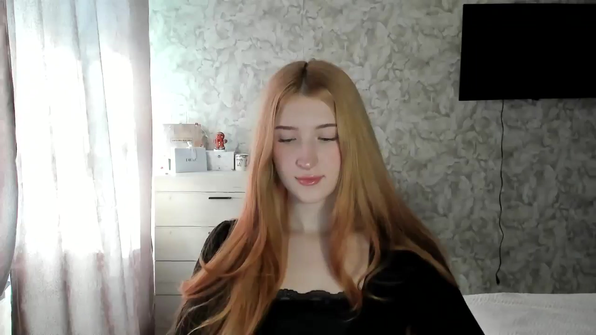 Gallery image thumbnail from Ilona_Here's myfreecams stream on, 02/10/2026, 10:48 image 18 of 20