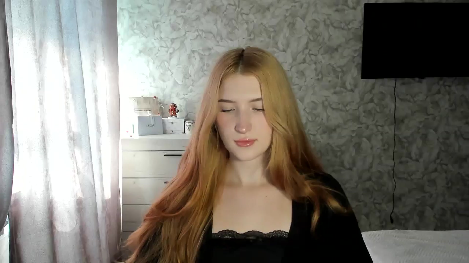 Gallery image thumbnail from Ilona_Here's myfreecams stream on, 02/10/2026, 10:48 image 4 of 20