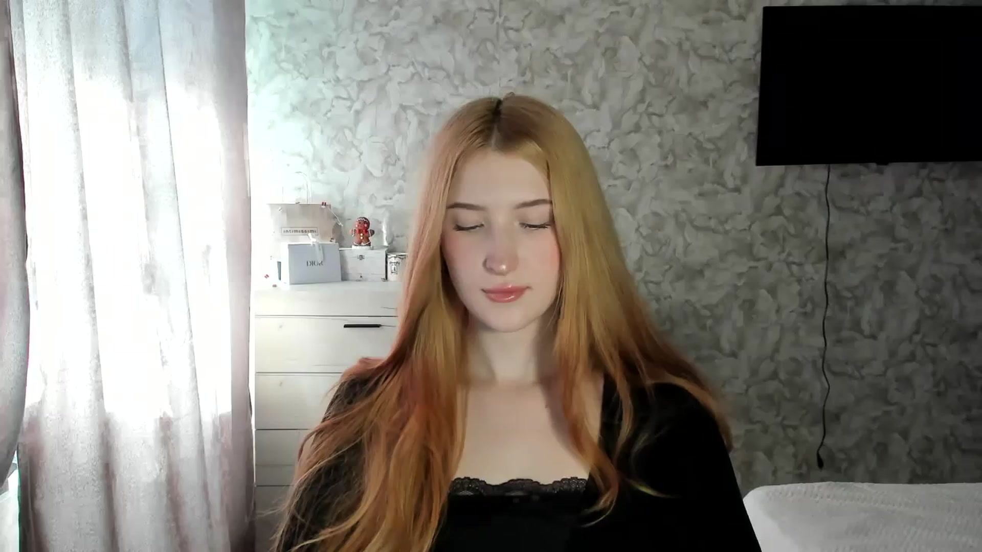 Gallery image thumbnail from Ilona_Here's myfreecams stream on, 02/10/2026, 10:48 image 13 of 20