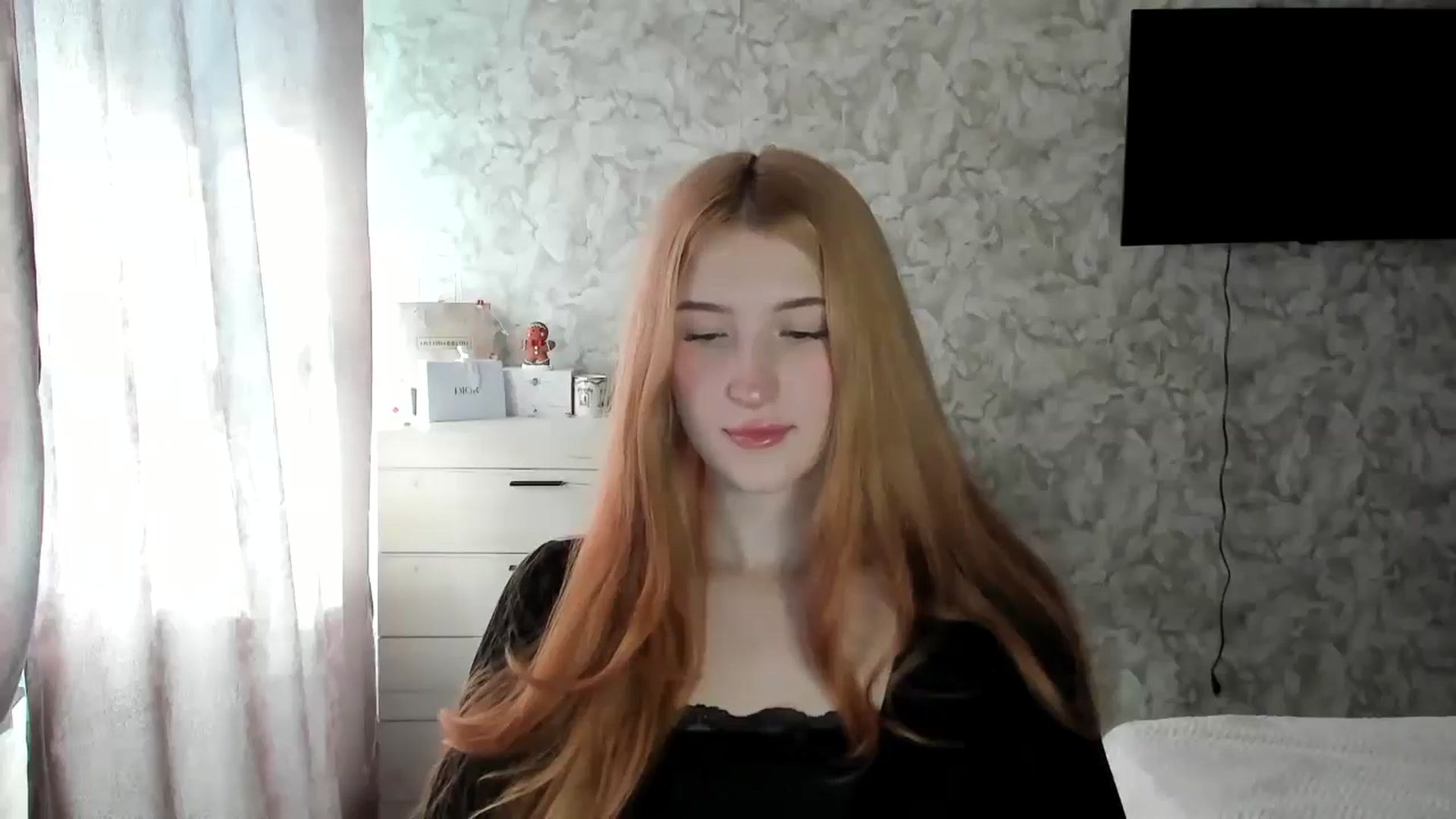 Gallery image thumbnail from Ilona_Here's myfreecams stream on, 02/10/2026, 10:48 image 19 of 20