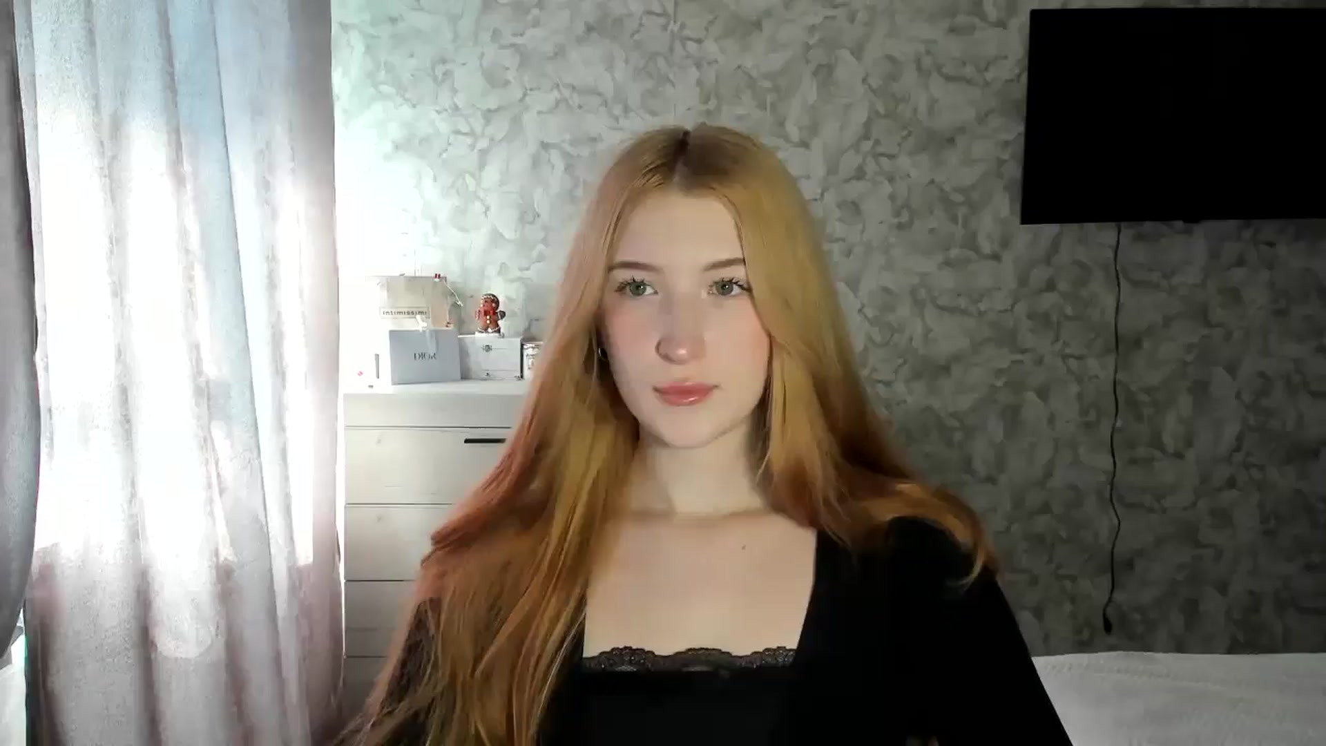 Gallery image thumbnail from Ilona_Here's myfreecams stream on, 02/10/2026, 10:48 image 3 of 20