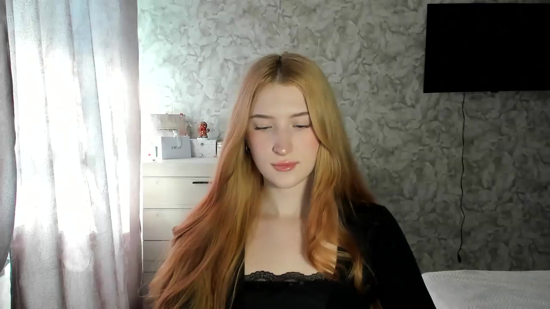 Gallery image thumbnail from Ilona_Here's myfreecams stream on, 02/10/2026, 10:48 image 7 of 20