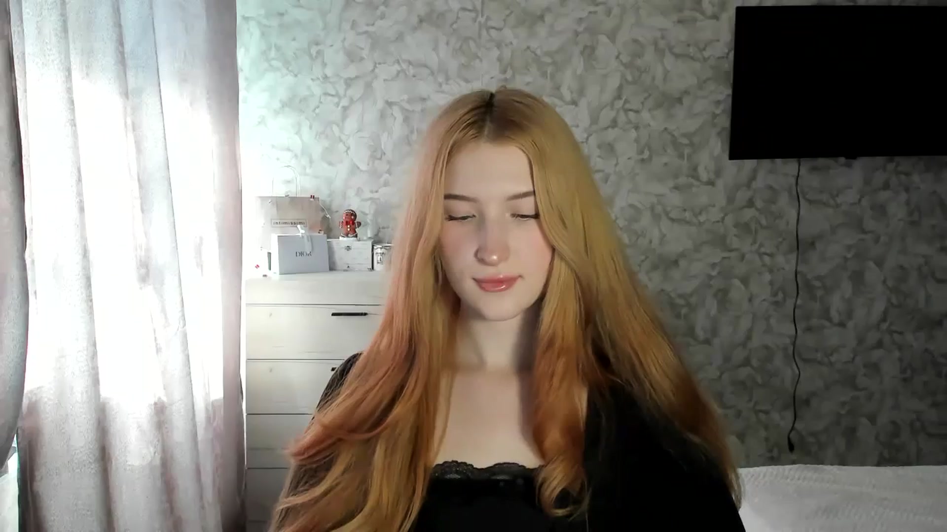 Gallery image thumbnail from Ilona_Here's myfreecams stream on, 02/10/2026, 10:48 image 11 of 20
