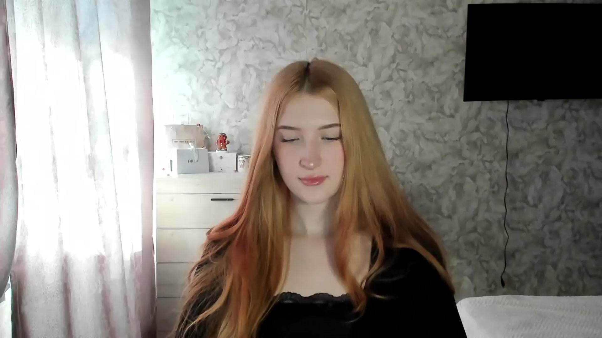 Gallery image thumbnail from Ilona_Here's myfreecams stream on, 02/10/2026, 10:48 image 17 of 20