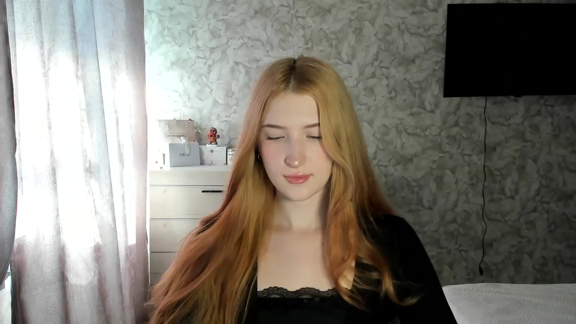 Gallery image thumbnail from Ilona_Here's myfreecams stream on, 02/10/2026, 10:48 image 6 of 20