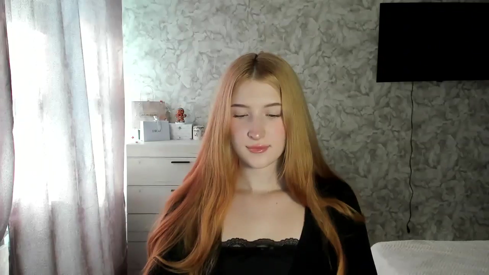 Gallery image thumbnail from Ilona_Here's myfreecams stream on, 02/10/2026, 11:19 image 5 of 20