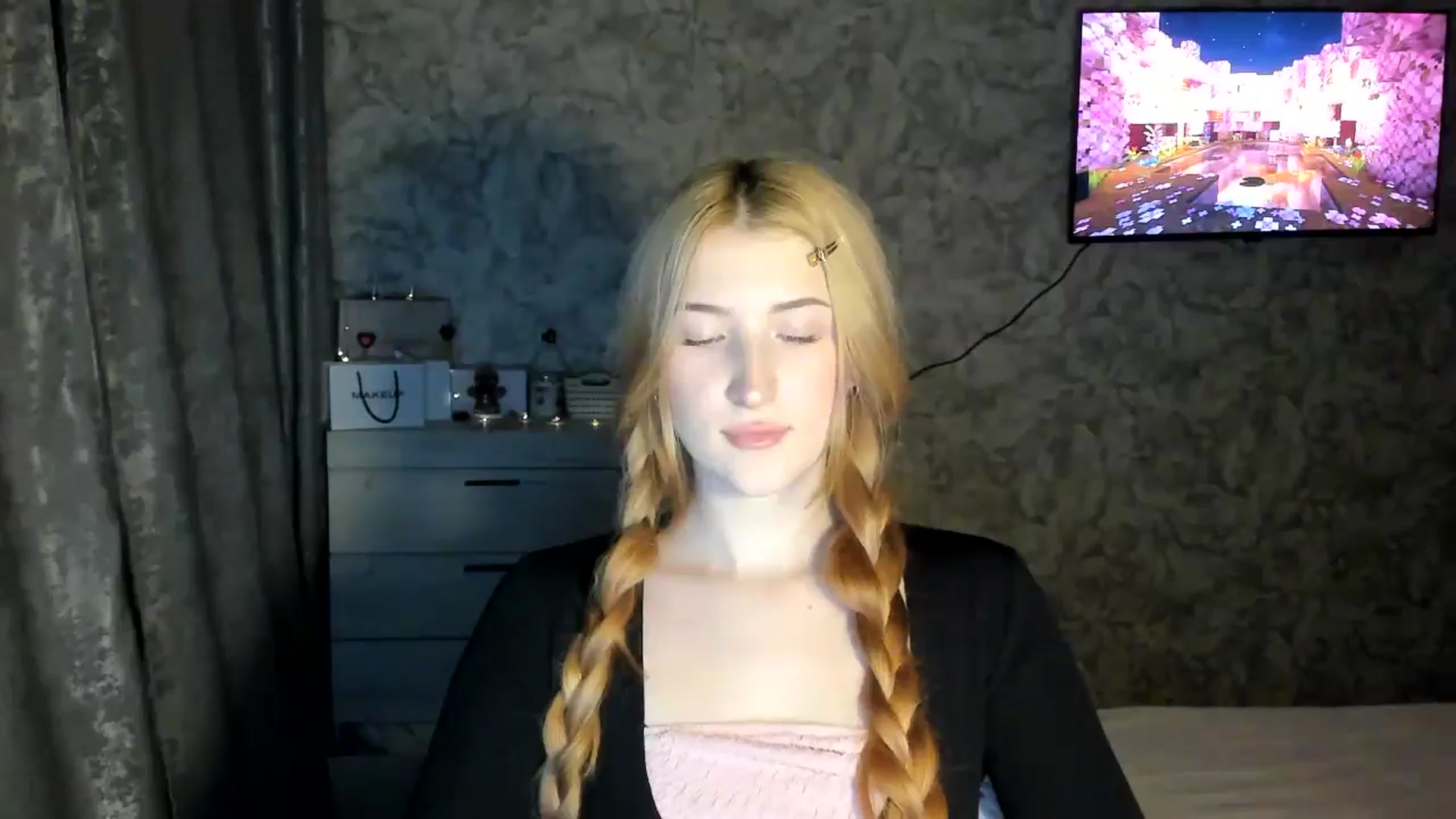 Gallery image thumbnail from Ilona_Here's myfreecams stream on, 02/16/2026, 17:24 image 17 of 20