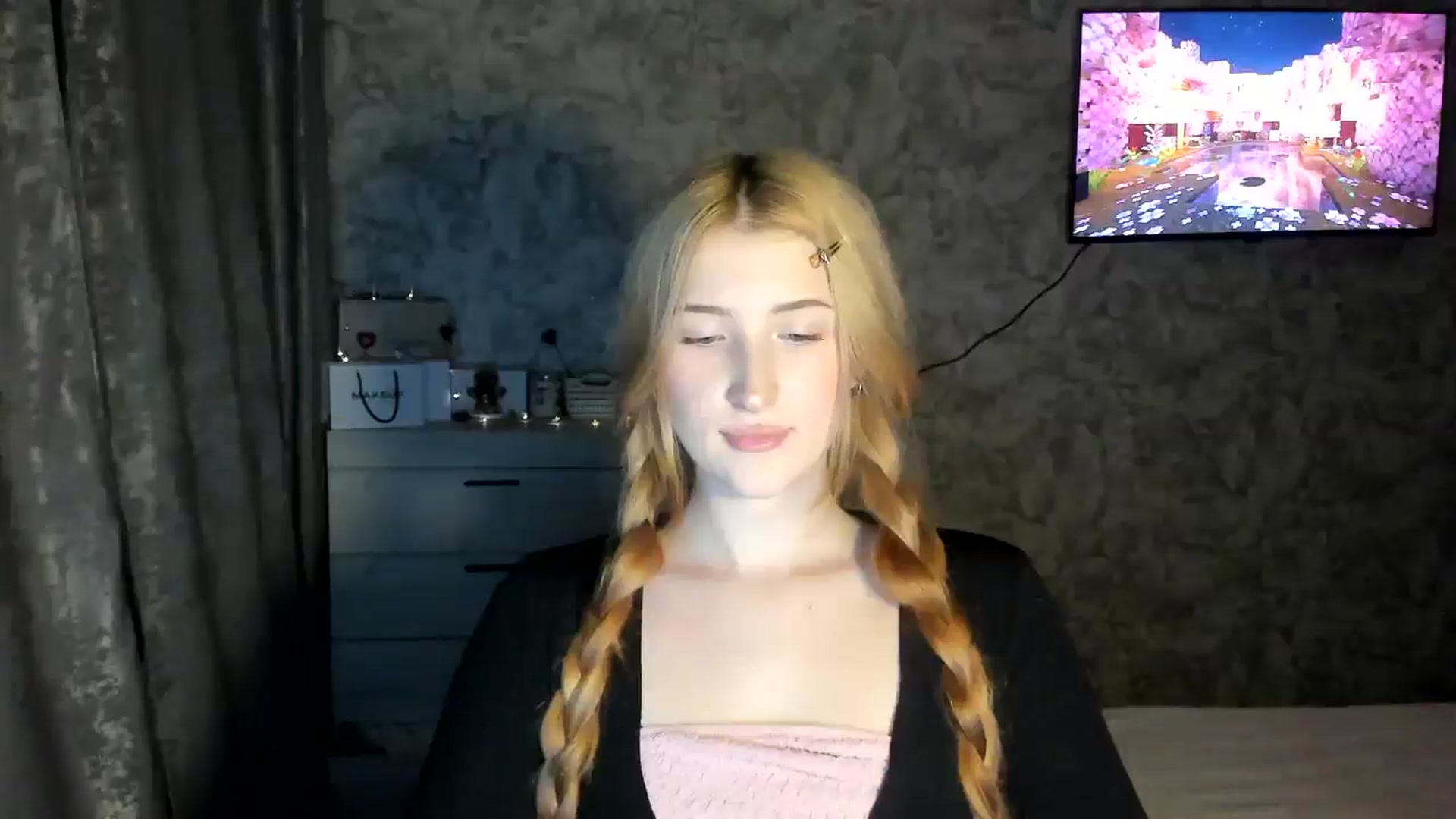 Gallery image thumbnail from Ilona_Here's myfreecams stream on, 02/16/2026, 17:24 image 15 of 20