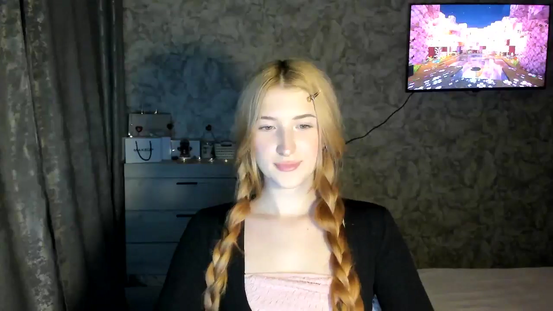 Gallery image thumbnail from Ilona_Here's myfreecams stream on, 02/16/2026, 17:24 image 18 of 20