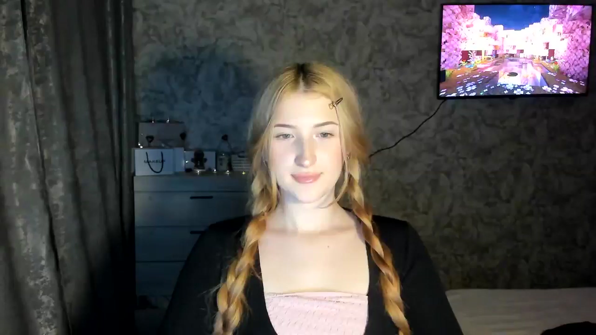 Gallery image thumbnail from Ilona_Here's myfreecams stream on, 02/16/2026, 18:27 image 6 of 20