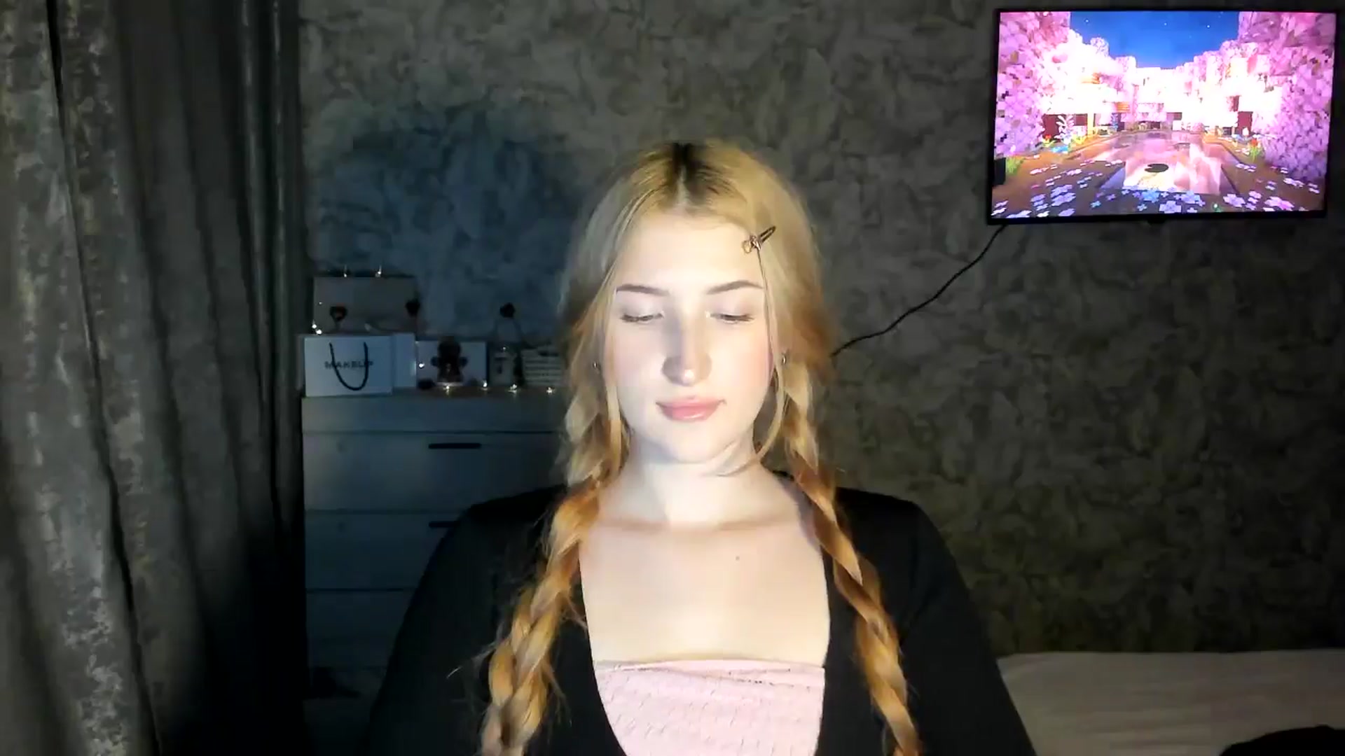 Gallery image thumbnail from Ilona_Here's myfreecams stream on, 02/16/2026, 18:27 image 3 of 20