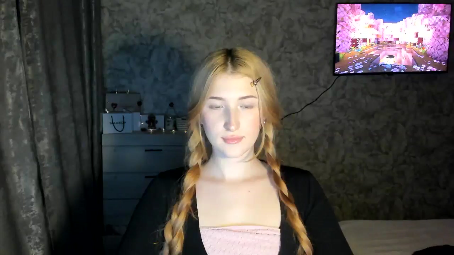 Gallery image thumbnail from Ilona_Here's myfreecams stream on, 02/16/2026, 18:27 image 2 of 20
