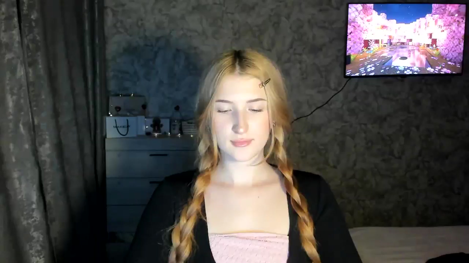 Gallery image thumbnail from Ilona_Here's myfreecams stream on, 02/16/2026, 18:27 image 5 of 20