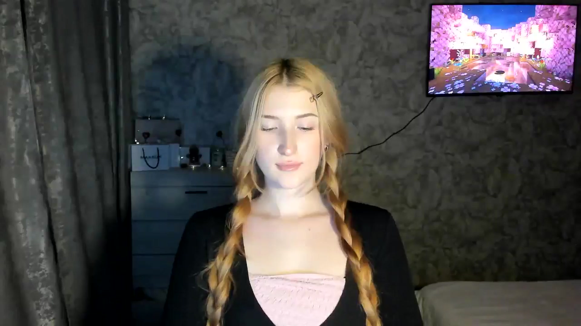 Gallery image thumbnail from Ilona_Here's myfreecams stream on, 02/16/2026, 18:27 image 14 of 20