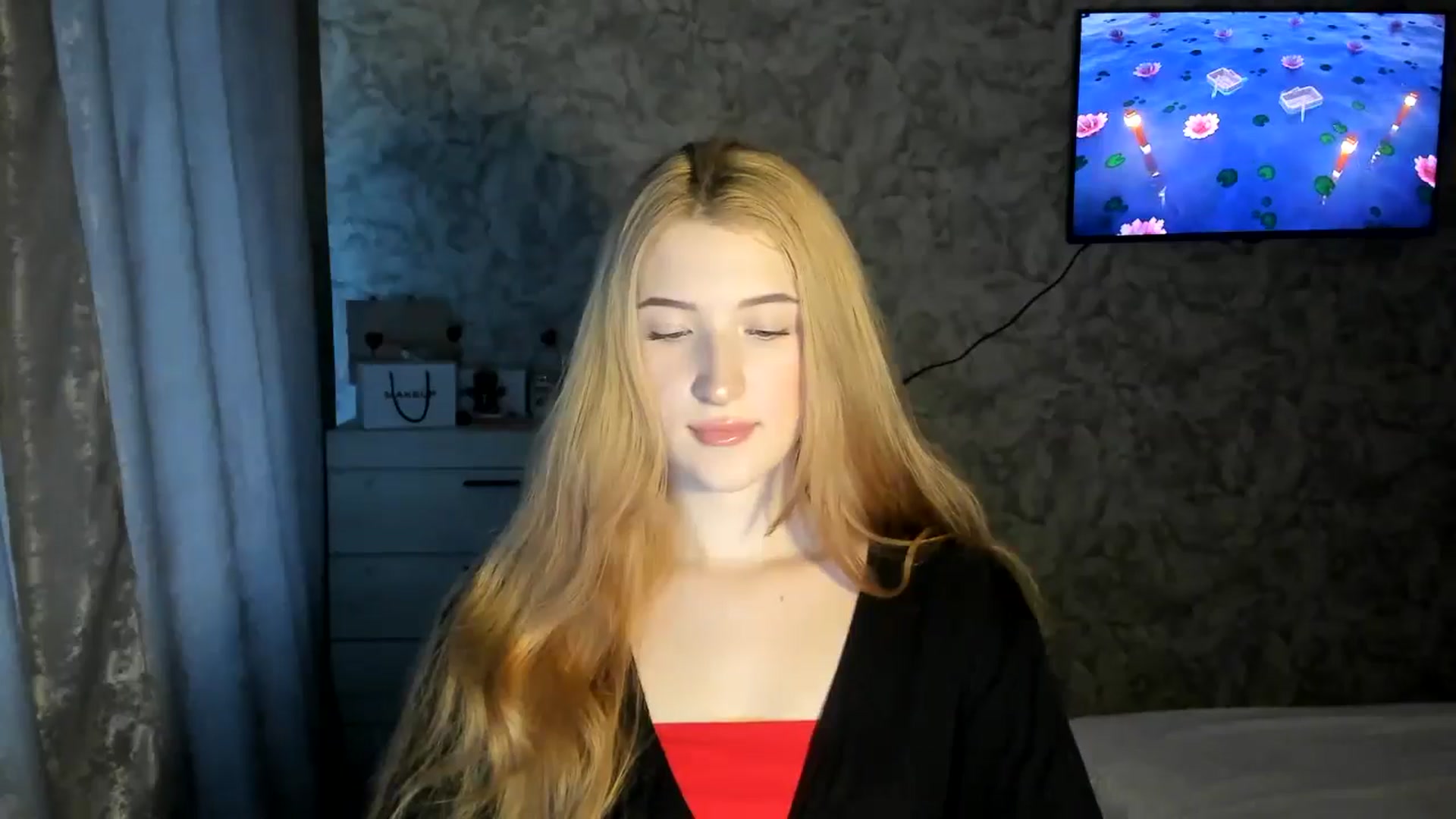 Gallery image thumbnail from Ilona_Here's myfreecams stream on, 02/17/2026, 14:01 image 18 of 20
