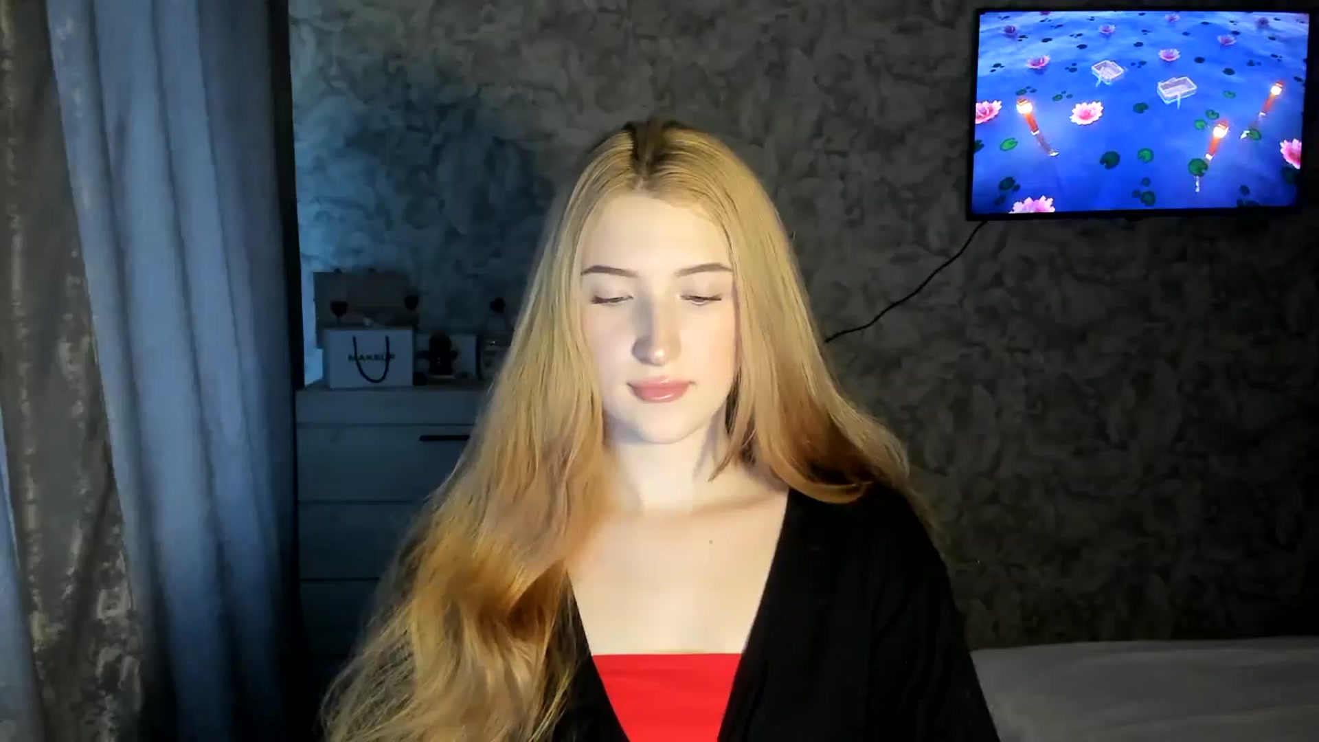 Gallery image thumbnail from Ilona_Here's myfreecams stream on, 02/17/2026, 14:01 image 10 of 20