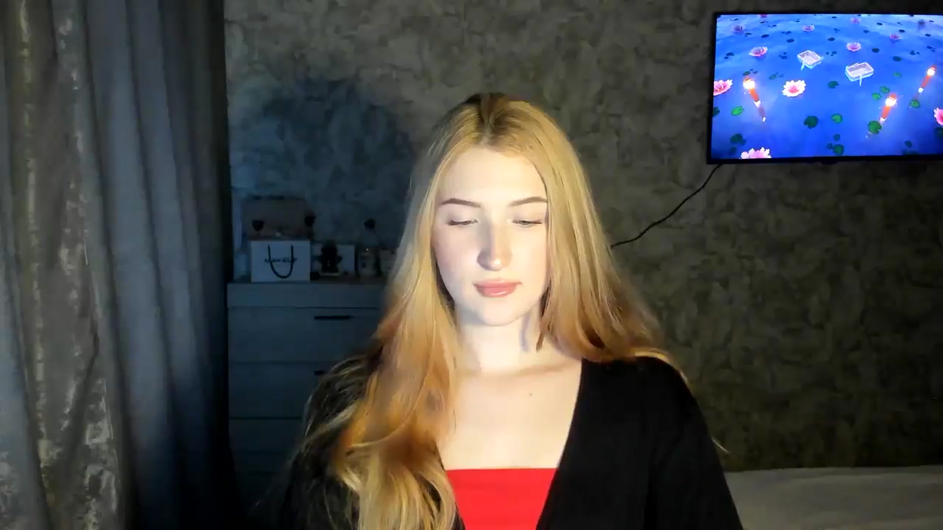 Gallery image thumbnail from Ilona_Here's myfreecams stream on, 02/17/2026, 14:37 image 14 of 20