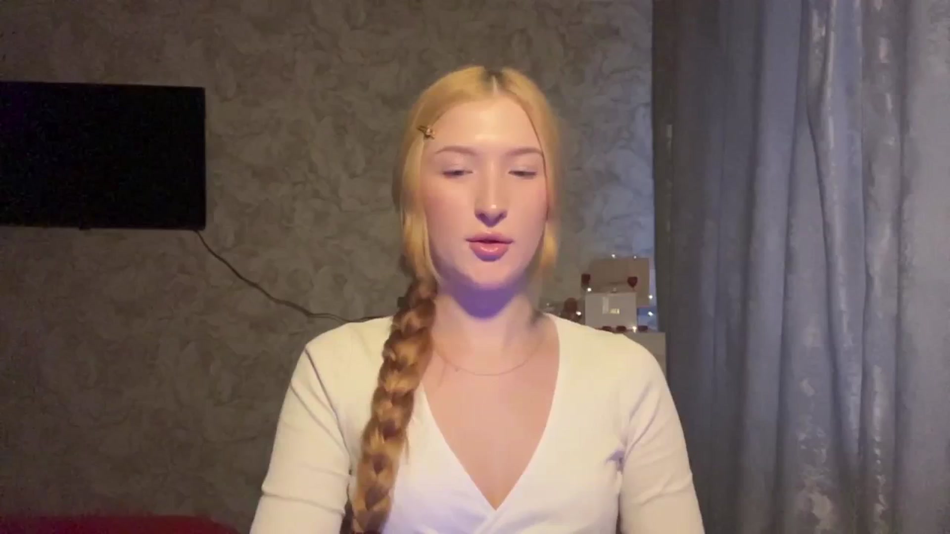 Gallery image thumbnail from Ilona_Here's myfreecams stream on, 02/18/2026, 14:31 image 11 of 20