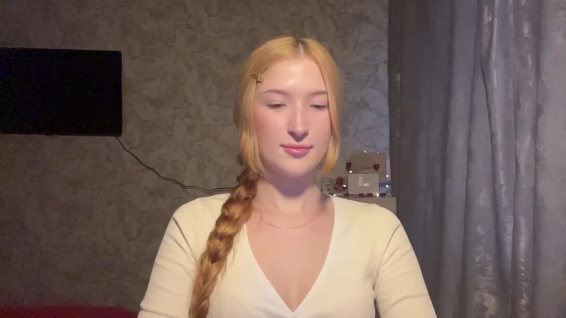 Gallery image thumbnail from Ilona_Here's myfreecams stream on, 02/18/2026, 14:31 image 18 of 20