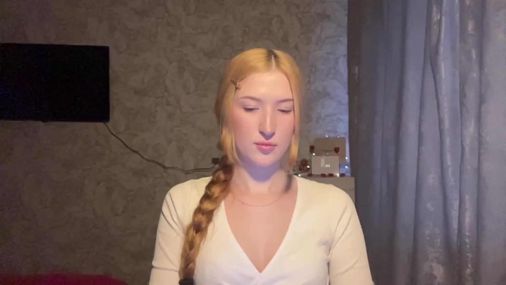 Gallery image thumbnail from Ilona_Here's myfreecams stream on, 02/18/2026, 14:31 image 2 of 20