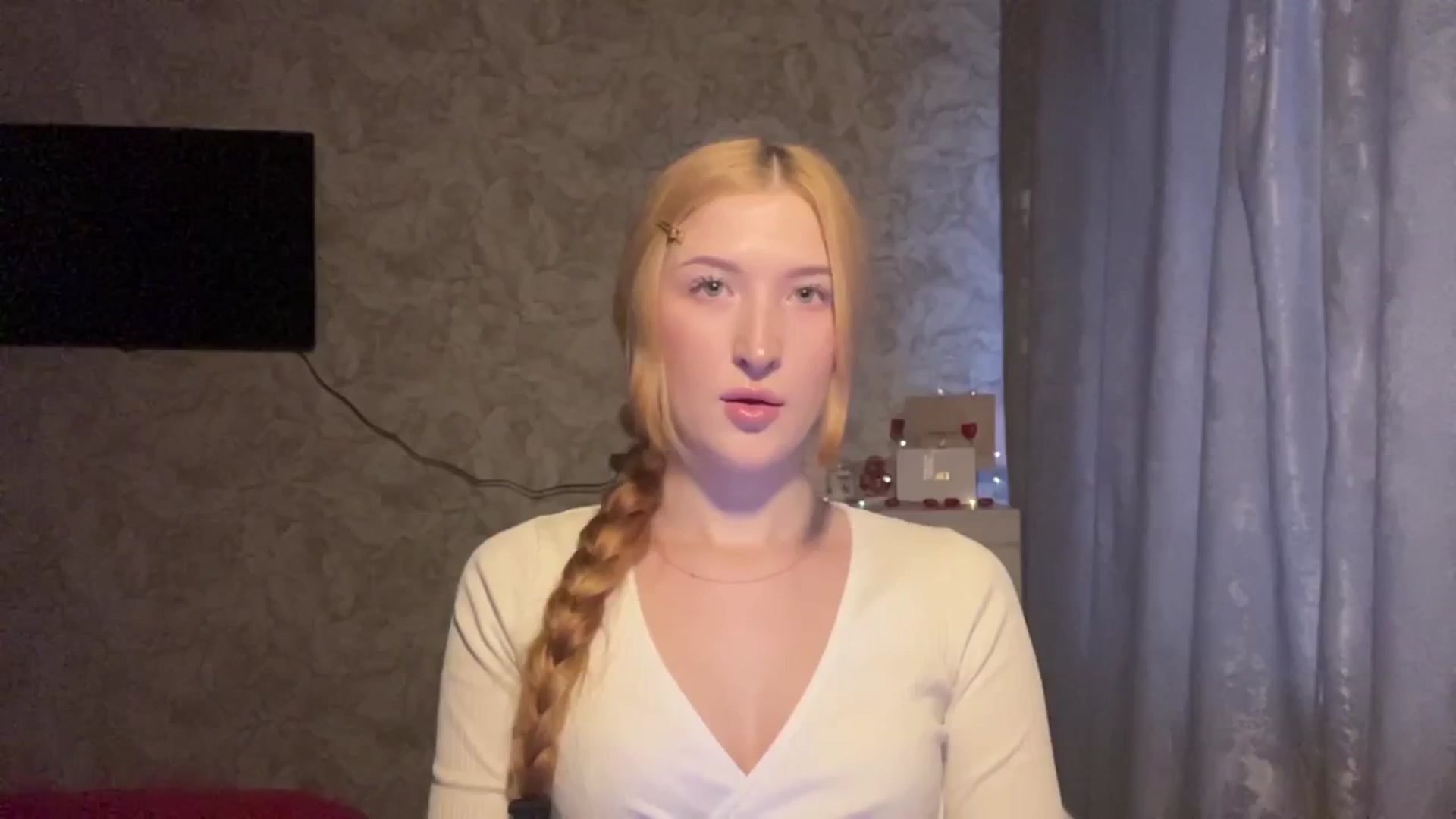 Gallery image thumbnail from Ilona_Here's myfreecams stream on, 02/18/2026, 14:31 image 4 of 20