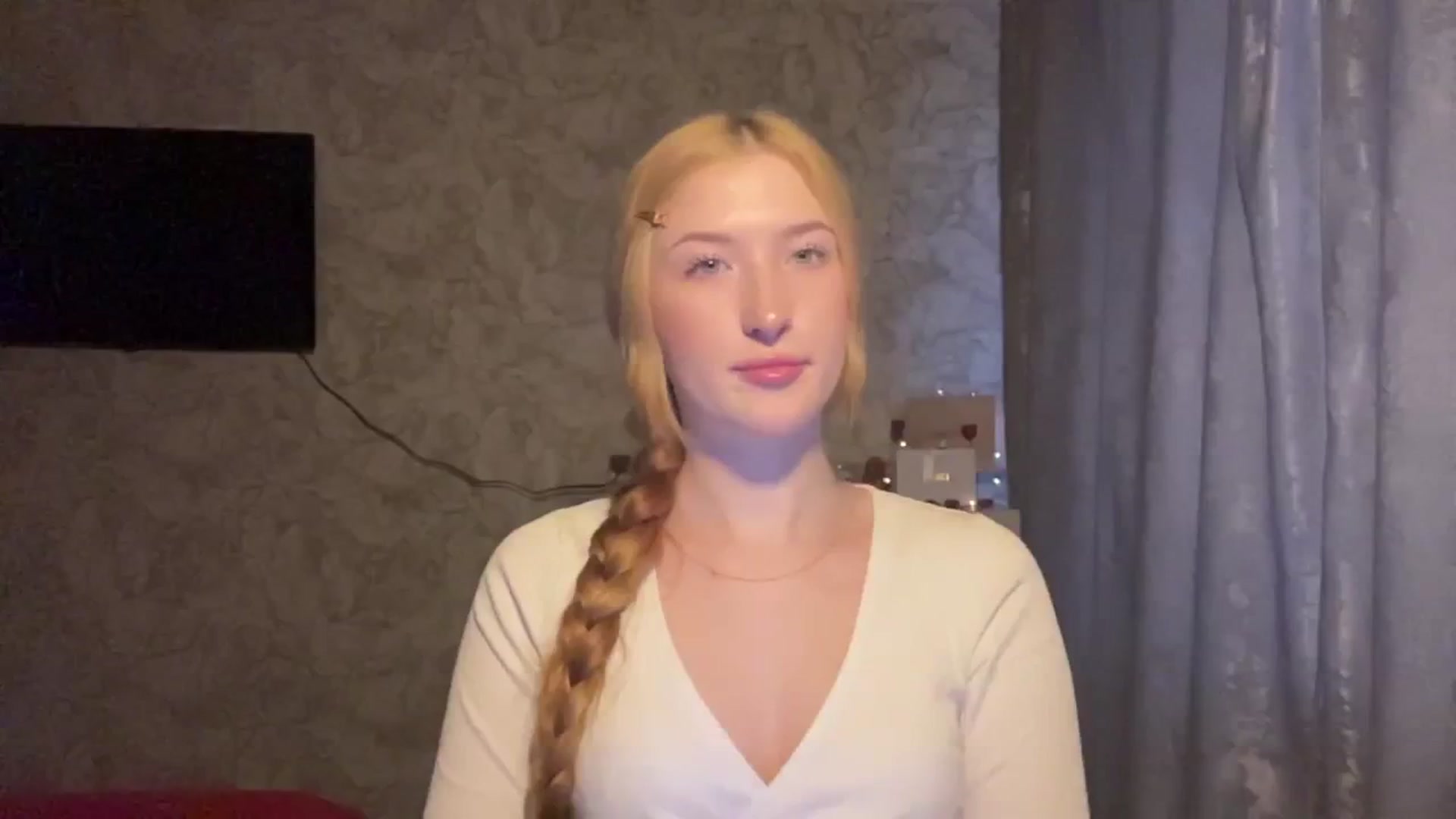 Gallery image thumbnail from Ilona_Here's myfreecams stream on, 02/18/2026, 14:31 image 7 of 20