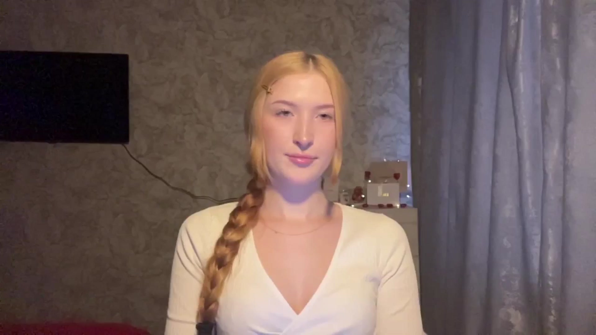 Gallery image thumbnail from Ilona_Here's myfreecams stream on, 02/18/2026, 14:31 image 6 of 20