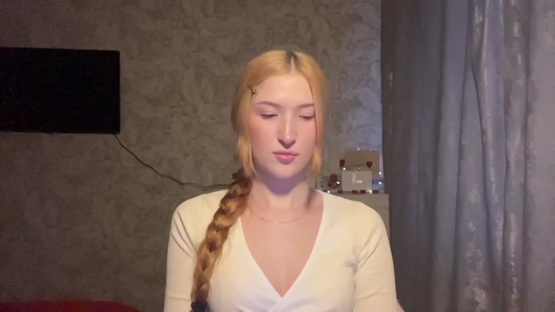Gallery image thumbnail from Ilona_Here's myfreecams stream on, 02/18/2026, 14:31 image 10 of 20