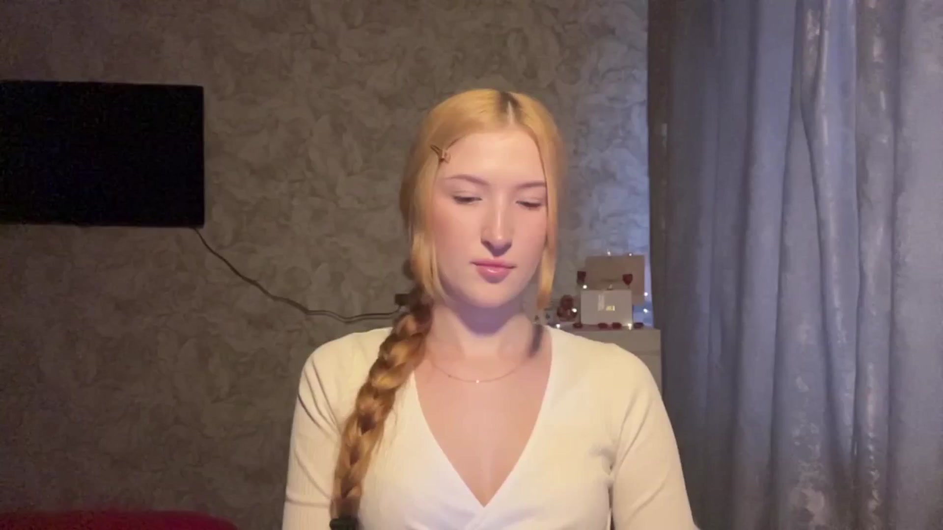 Gallery image thumbnail from Ilona_Here's myfreecams stream on, 02/18/2026, 14:31 image 3 of 20