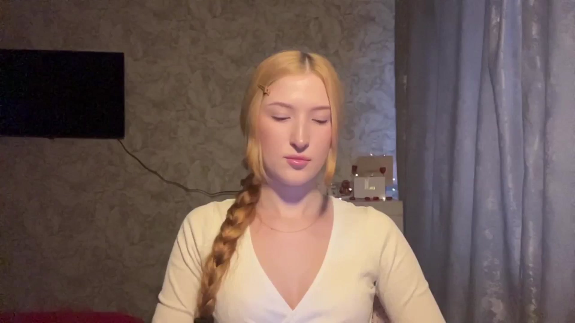 Gallery image thumbnail from Ilona_Here's myfreecams stream on, 02/18/2026, 14:31 image 1 of 20