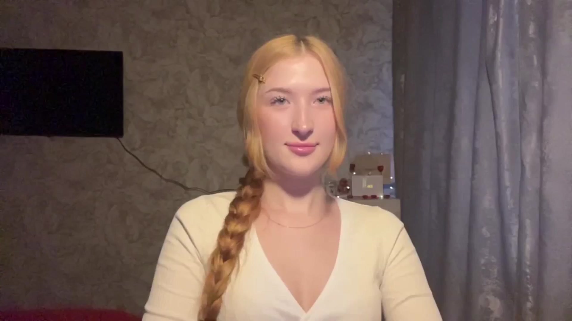 Gallery image thumbnail from Ilona_Here's myfreecams stream on, 02/18/2026, 14:31 image 17 of 20