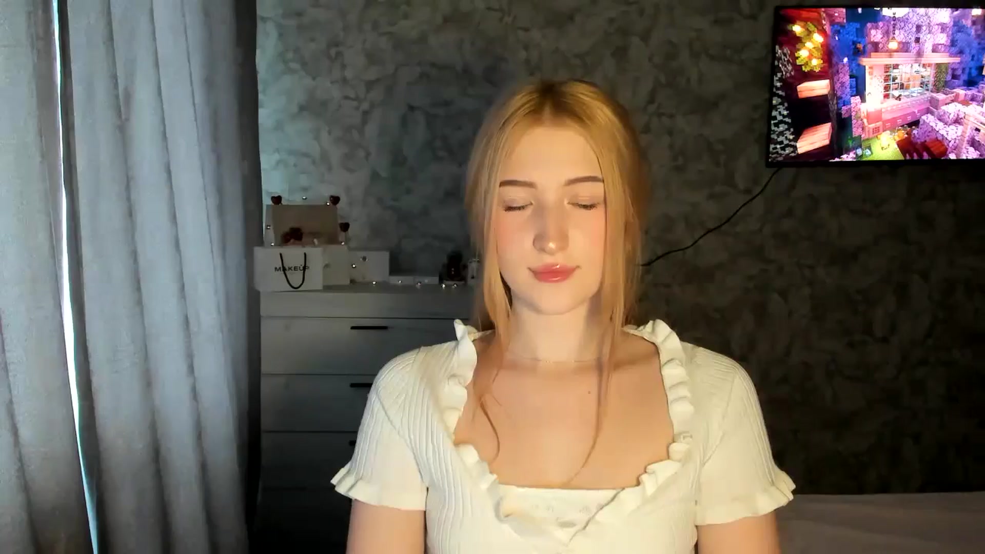 Gallery image thumbnail from Ilona_Here's myfreecams stream on, 02/24/2026, 12:11 image 17 of 20