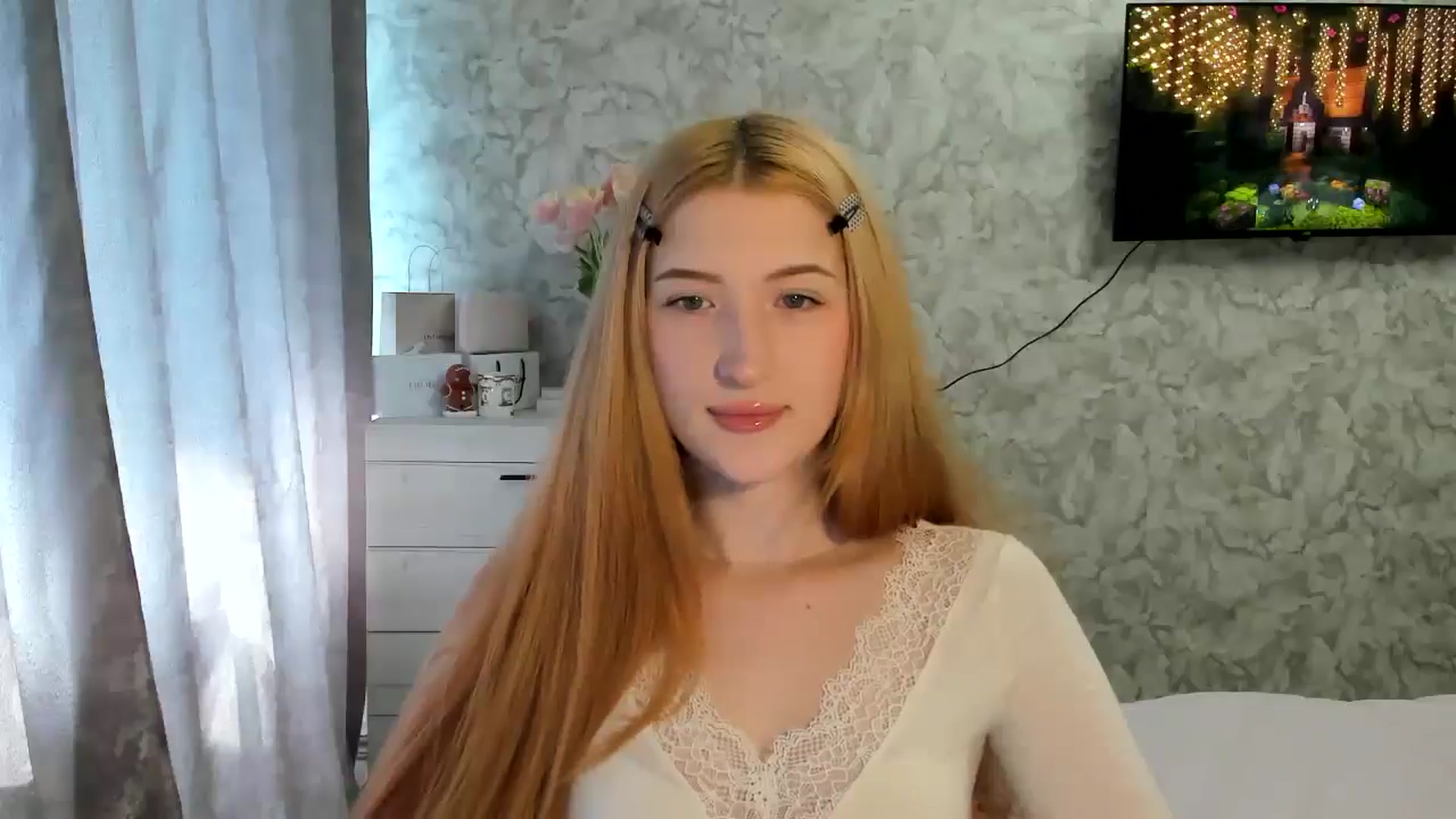 Gallery image thumbnail from Ilona_Here's myfreecams stream on, 03/11/2026, 10:25 image 16 of 20