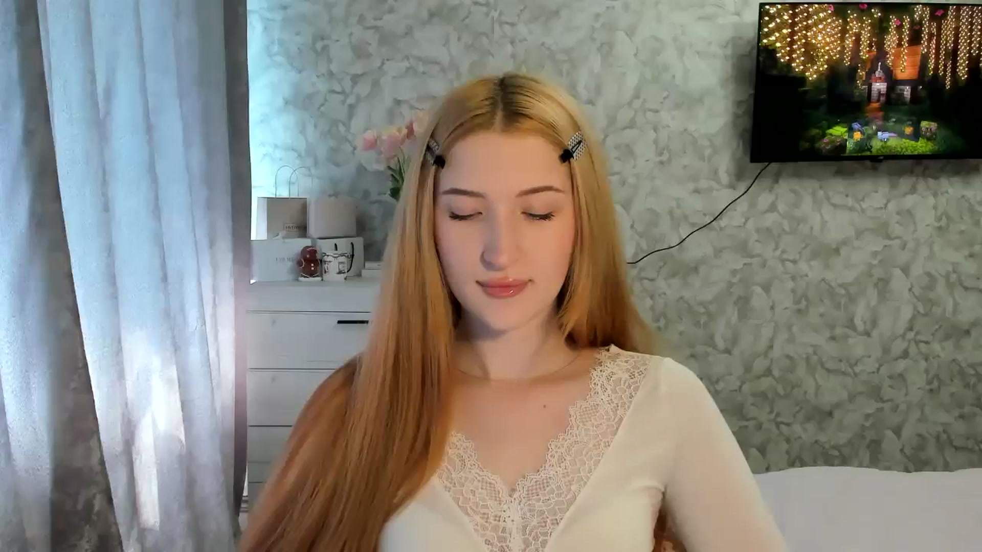 Gallery image thumbnail from Ilona_Here's myfreecams stream on, 03/11/2026, 10:25 image 4 of 20
