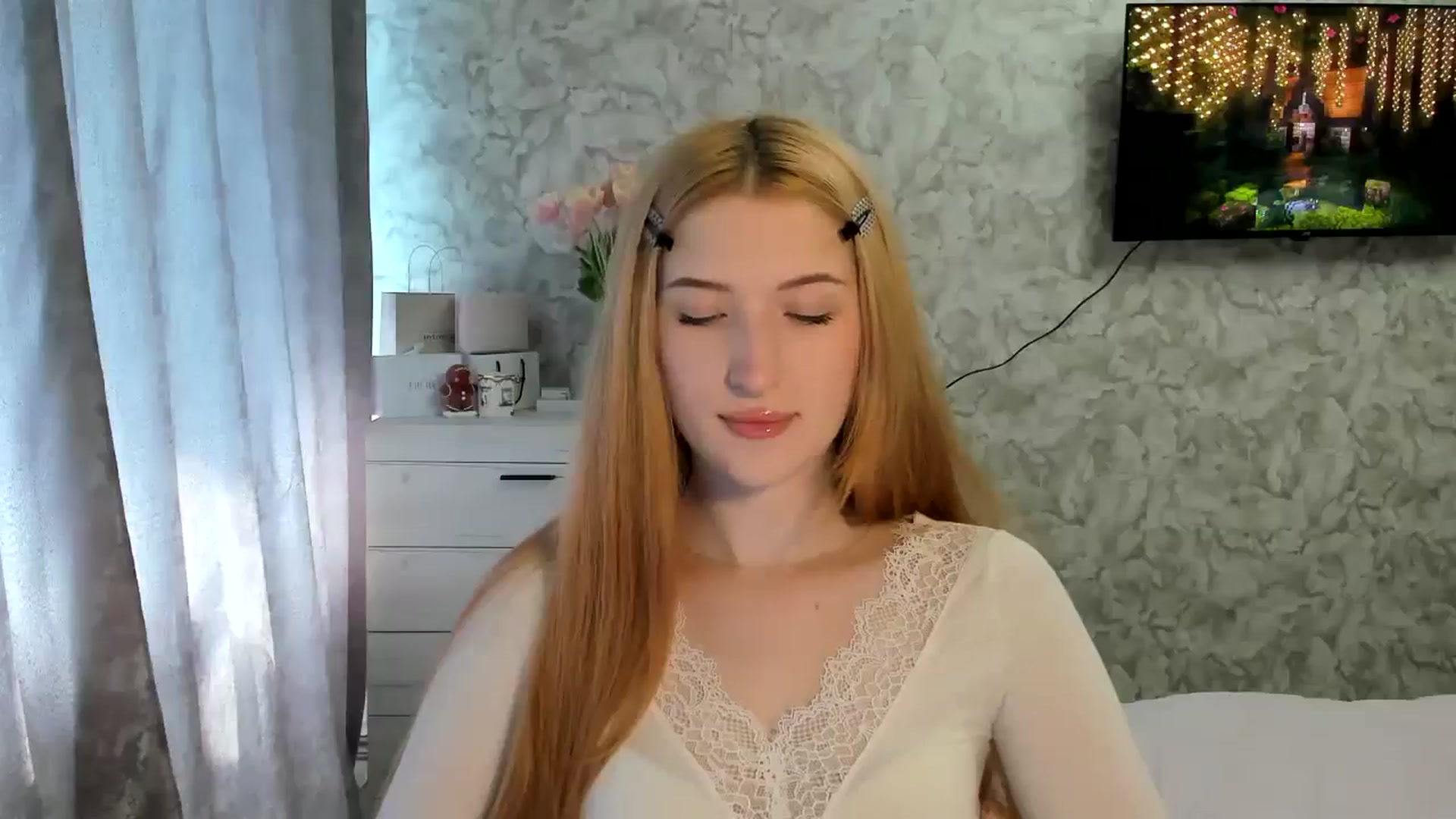 Gallery image thumbnail from Ilona_Here's myfreecams stream on, 03/11/2026, 10:25 image 11 of 20