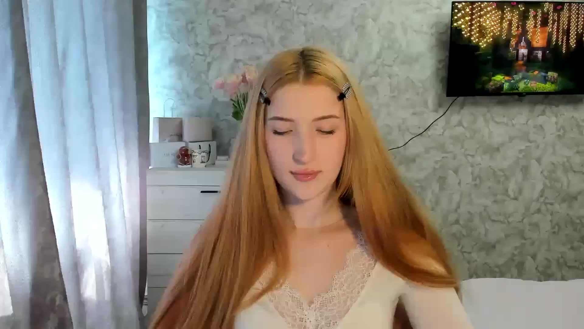 Gallery image thumbnail from Ilona_Here's myfreecams stream on, 03/11/2026, 10:25 image 17 of 20