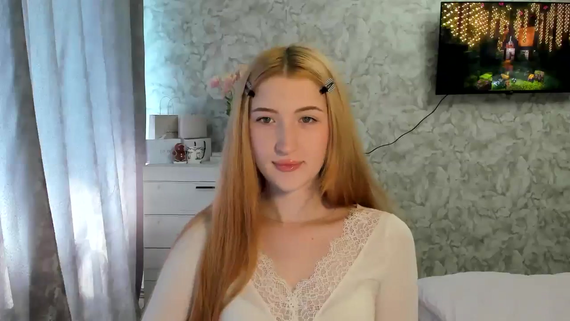 Gallery image thumbnail from Ilona_Here's myfreecams stream on, 03/11/2026, 10:25 image 13 of 20