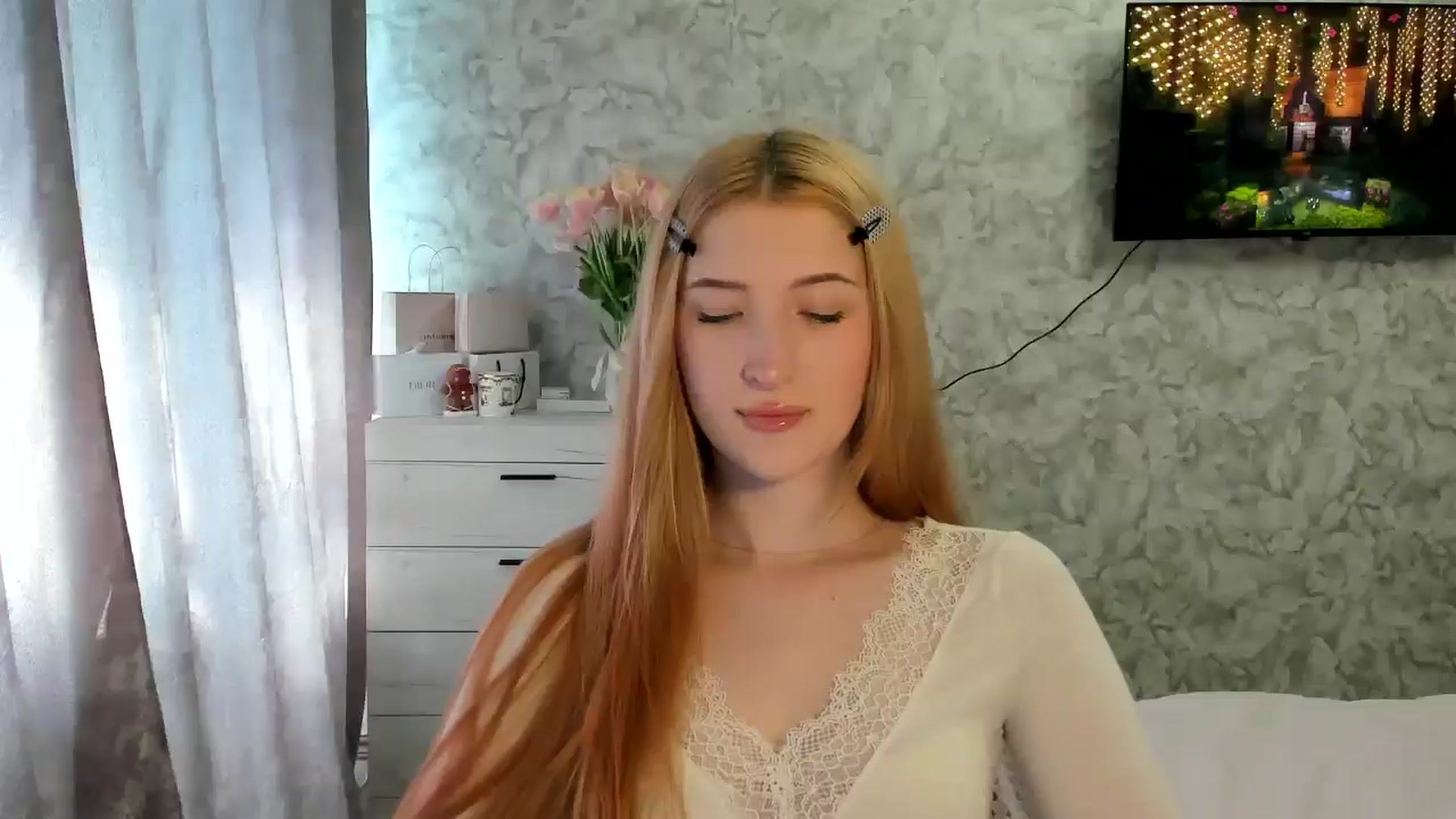 Gallery image thumbnail from Ilona_Here's myfreecams stream on, 03/11/2026, 11:01 image 20 of 20