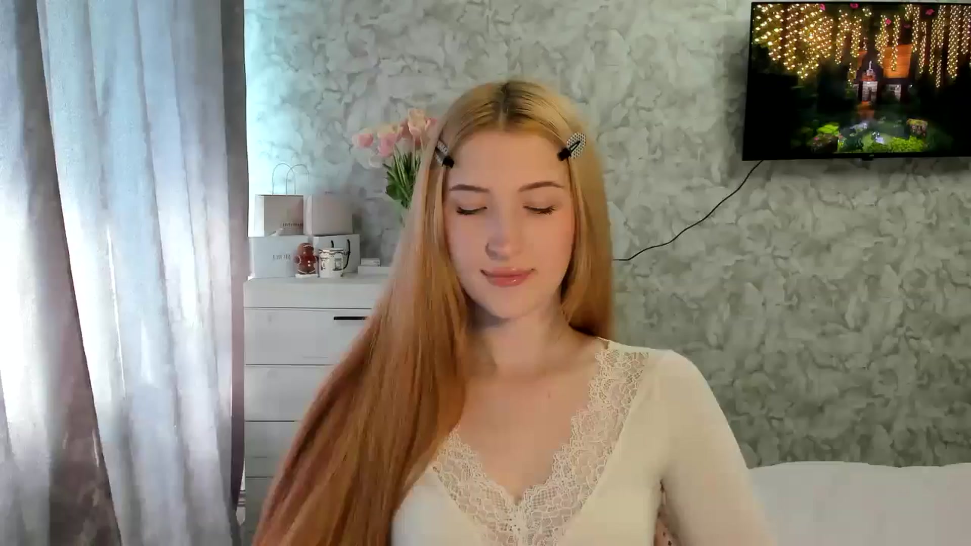 Gallery image thumbnail from Ilona_Here's myfreecams stream on, 03/11/2026, 11:01 image 14 of 20