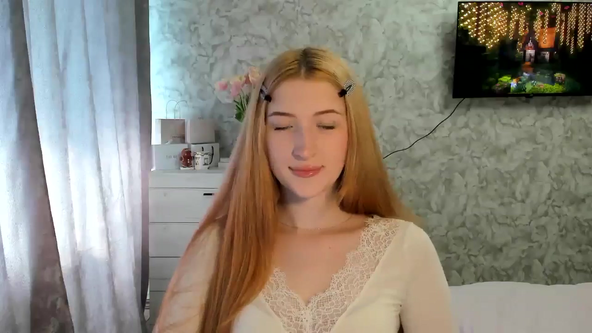 Gallery image thumbnail from Ilona_Here's myfreecams stream on, 03/11/2026, 11:01 image 6 of 20