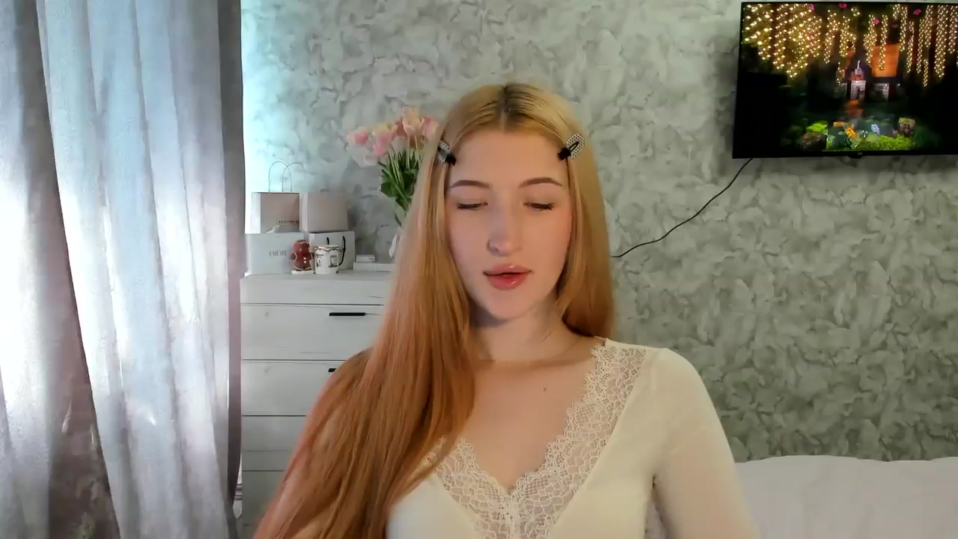 Gallery image thumbnail from Ilona_Here's myfreecams stream on, 03/11/2026, 11:01 image 17 of 20